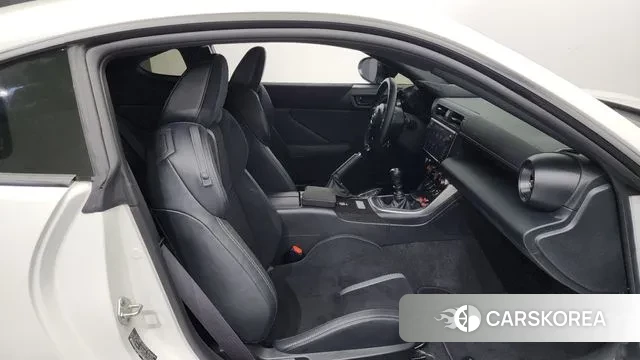 Toyota GR86 2024 Белый из Кореи, фото 2