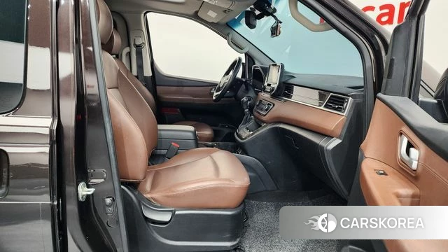 Hyundai The New Grand Starex 2018 Коричневый из Кореи, фото 2