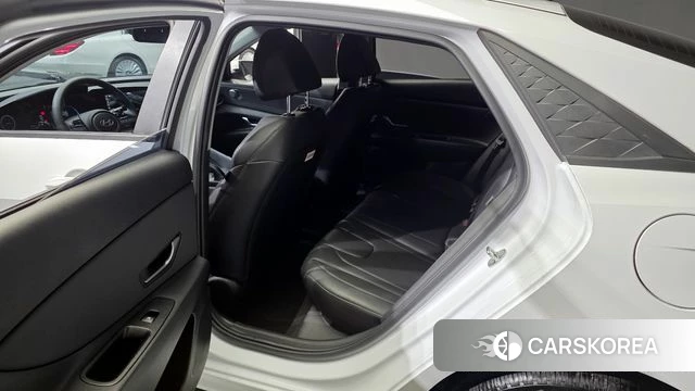 Hyundai The New Avante (CN7) 2023 Белый из Кореи, фото 2