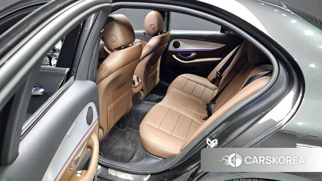 Mercedes-Benz E-Class W213 2021 Серый из Кореи, фото 2