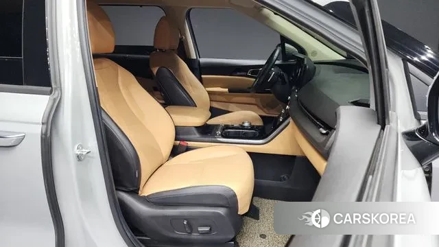 Kia Carnival 4th generation 2023 Серебряный из Кореи, фото 2