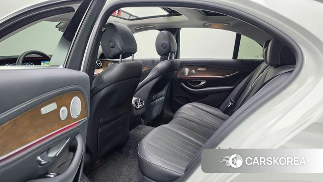 Mercedes-Benz E-Class W213 2019 Белый из Кореи, фото 2