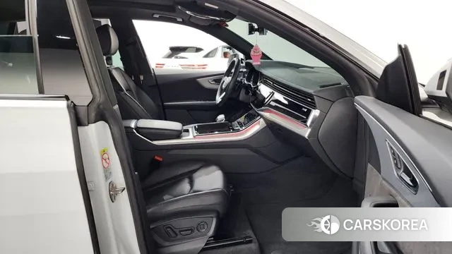 Audi Q8 (4M) 2021 Белый из Кореи, фото 2