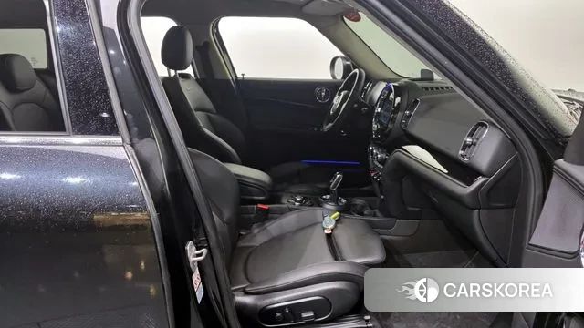 Mini Cooper Countryman 2023 Черный из Кореи, фото 2