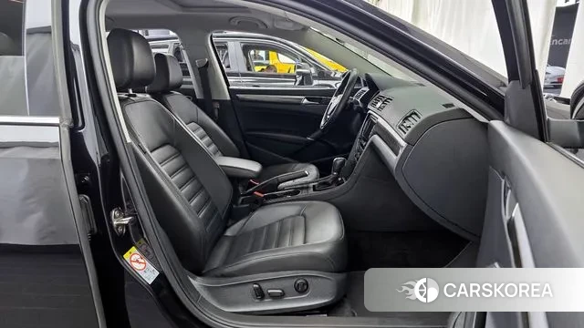 Volkswagen The New Passat 2018 Черный из Кореи, фото 2