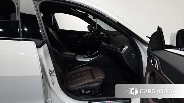 BMW i4 2023 Белый из Кореи, фото 2