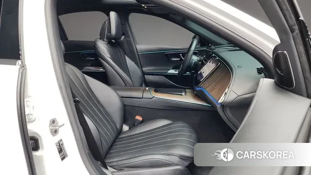 Mercedes-Benz E-Class W214 2024 Белый из Кореи, фото 2