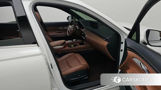 Genesis GV70 2023 Белый из Кореи, фото 2