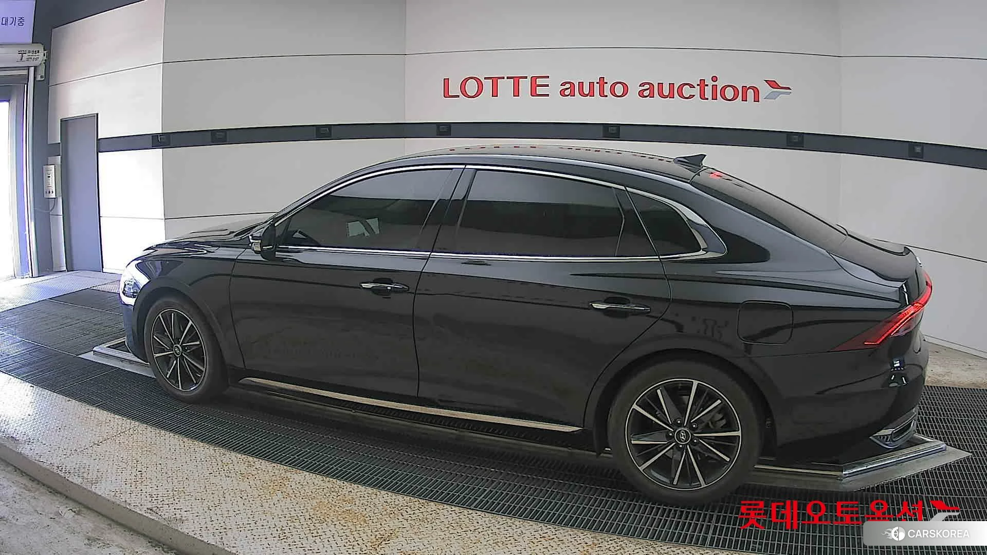 Hyundai Grandeur 2023 Abyss Black Pearl из Кореи, фото 2