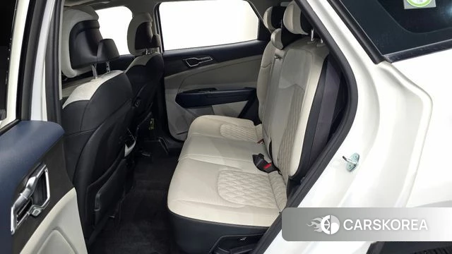 Kia Sportage 5th Generation Hybrid 2023 Белый из Кореи, фото 2