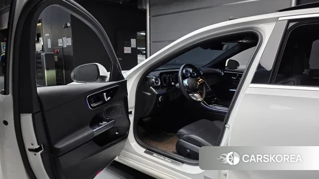 Mercedes-Benz C-Class W206 2022 Белый из Кореи, фото 2