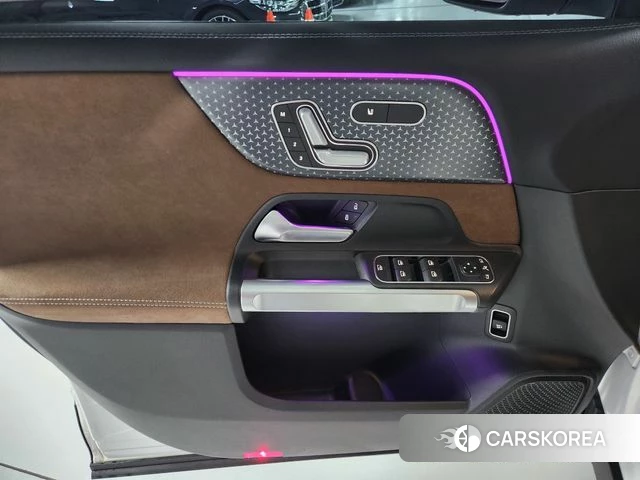 Mercedes-Benz GLB-Class X247 2025 Белый из Кореи, фото 2