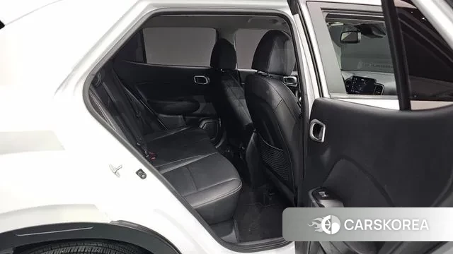 Hyundai Venue 2023 Белый из Кореи, фото 2