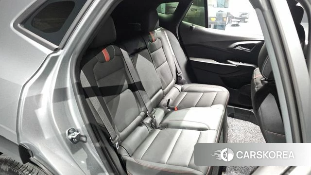 Chevrolet (GM Daewoo) Trax Crossover 2023 Серебристо-серый из Кореи, фото 2