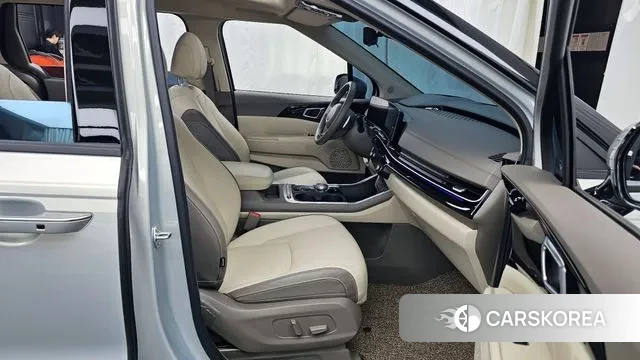 Kia The New Carnival 4th Generation 2023 Серебристо-серый из Кореи, фото 2
