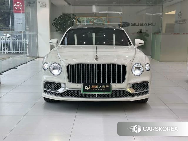 Bentley Flying Spur PHEV 2023 Белый из Китая, фото 2
