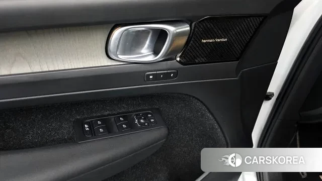 Volvo XC40 2019 Белый из Кореи, фото 2