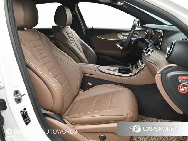 Mercedes-Benz E-Class W213 2021 Белый из Кореи, фото 2
