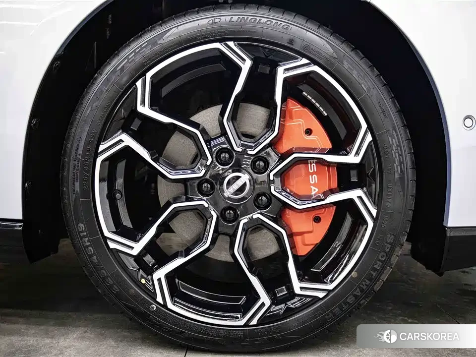Nissan N7 2025 Silver/gray из Китая, фото 2