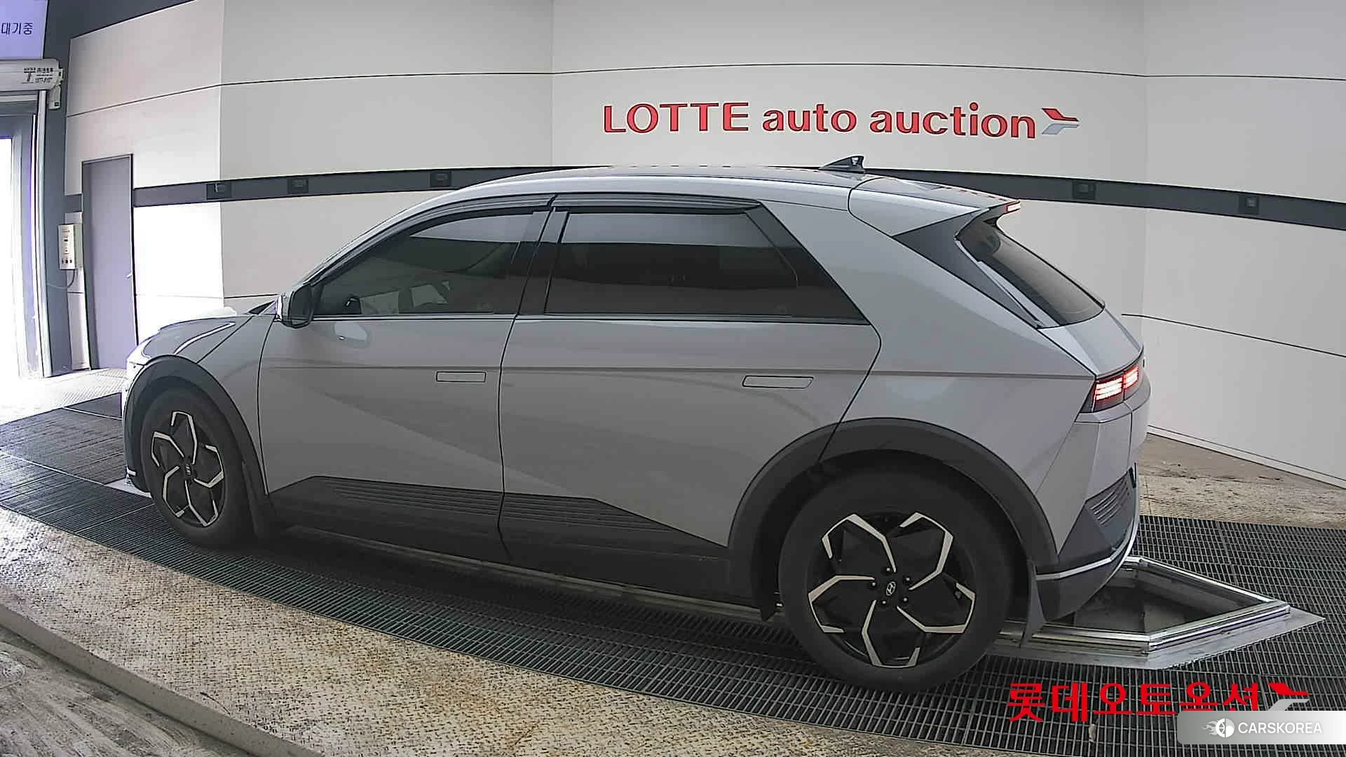 Hyundai IONIQ 5 2022 Cyber Grey Metallic из Кореи, фото 2