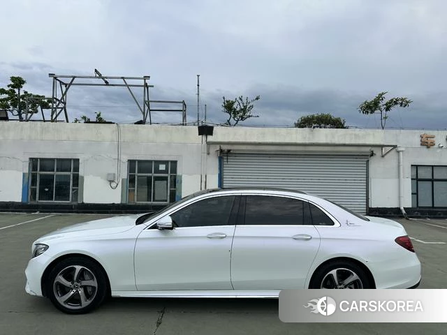 Mercedes-Benz E-class 2018 Белый из Китая, фото 2