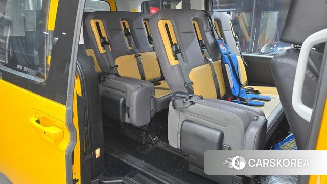Hyundai Staria 2022 Желтый из Кореи, фото 2