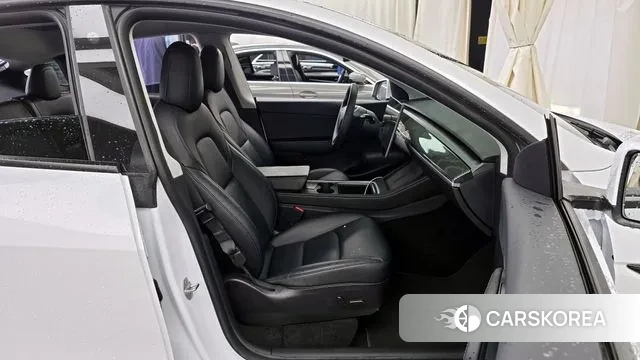 Tesla Model Y 2021 Белый из Кореи, фото 2