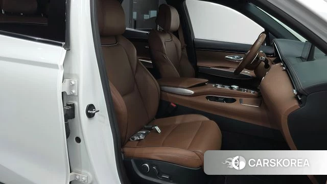 Genesis GV70 2022 Белый из Кореи, фото 2