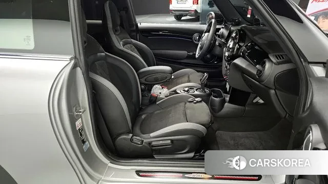 Mini Cooper S 2023 Серебристо-серый из Кореи, фото 2