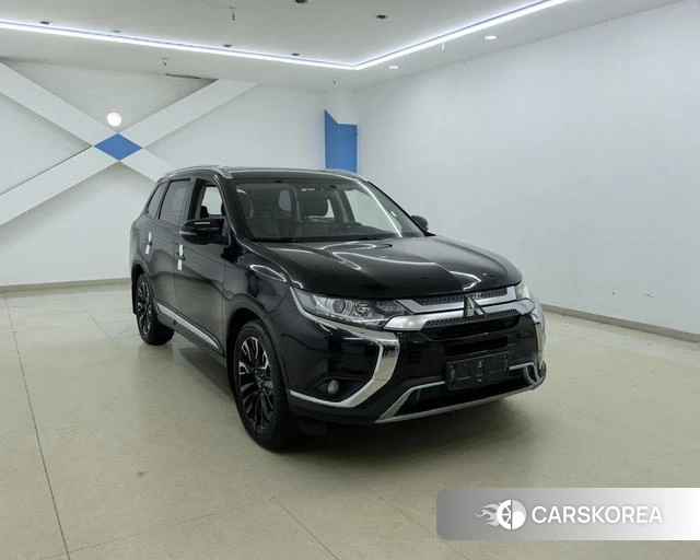 Mitsubishi  Outlander 2019 Черный из Китая, фото 2