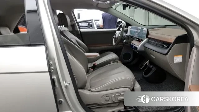 Hyundai Ionic 5 2021 Серебристо-серый из Кореи, фото 2