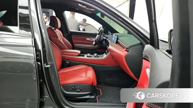 Genesis GV70 2024 Серый из Кореи, фото 2