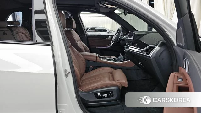 BMW X5 (G05) 2025 Белый из Кореи, фото 2