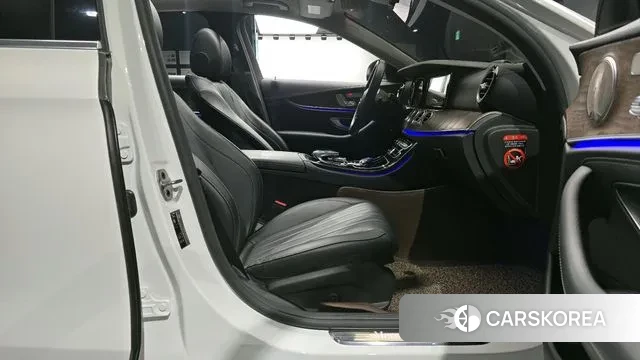 Mercedes-Benz E-Class W213 2019 Белый из Кореи, фото 2