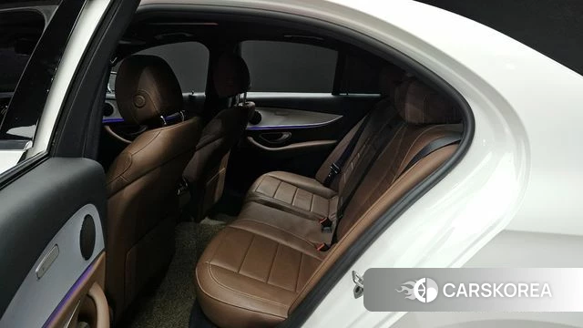 Mercedes-Benz E-Class W213 2020 Белый из Кореи, фото 2