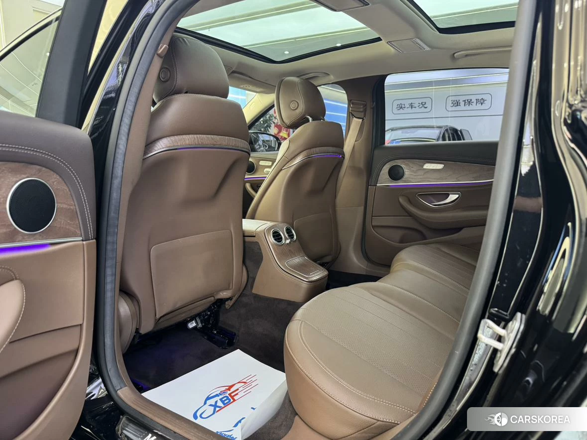 Mercedes-Benz E-Class 2021 Черный из Китая, фото 2