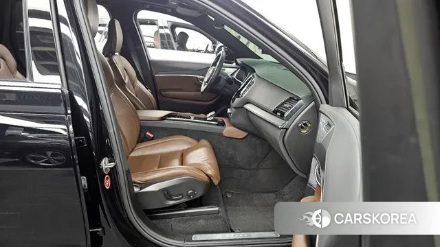 Volvo XC90 second Generation 2023 Черный из Кореи, фото 2