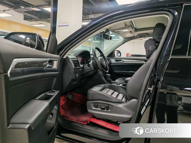 Volkswagen Tourang 2021 Черный из Китая, фото 2