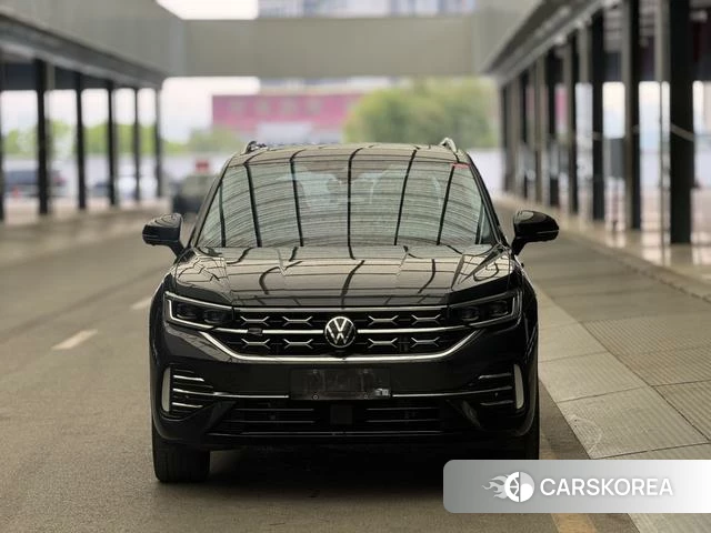 Volkswagen Tanyue 2023 Черный из Китая, фото 2