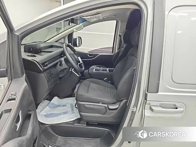 Hyundai Staria 2022 Серебристо-серый из Кореи, фото 2