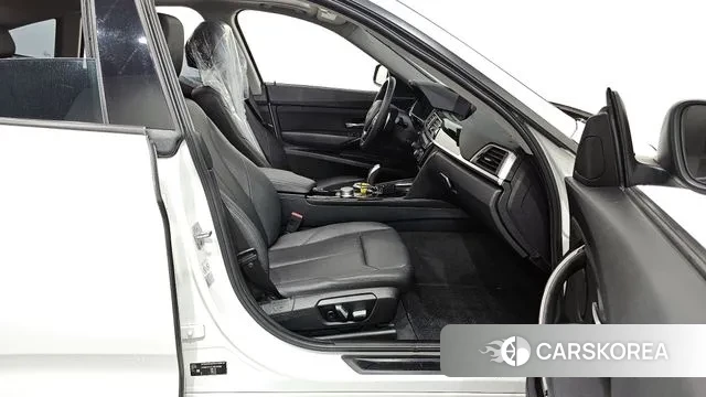 BMW 3 Series GT (F34) 2018 Белый из Кореи, фото 2