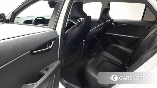 Kia Di Ol Nu Niro 2022 Белый из Кореи, фото 2