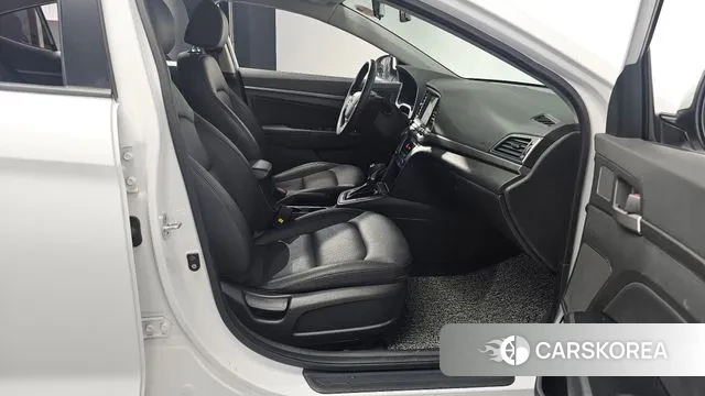 Hyundai Avante AD 2018 Белый из Кореи, фото 2