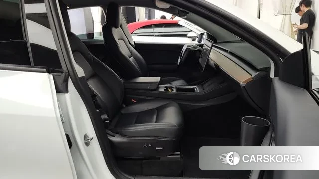 Tesla Model Y 2021 Белый из Кореи, фото 2