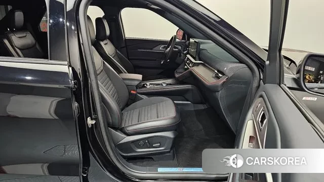 Ford Explorer 6th Generation 2024 Черный из Кореи, фото 2