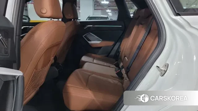 Audi Q3 (F3) 2025 Белый из Кореи, фото 2