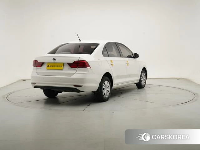 Volkswagen Santana 2022 Белый из Китая, фото 2