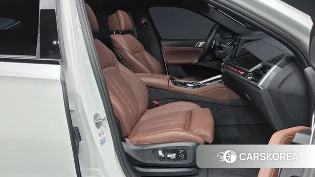 BMW X6 (G06) 2023 Белый из Кореи, фото 2