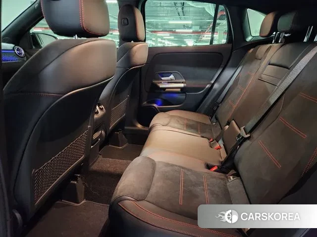 Mercedes-Benz GLA - Class H247 2024 Черный из Кореи, фото 2