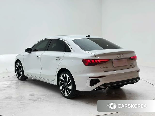 Audi A3 2023 Белый из Китая, фото 2